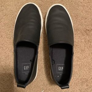 Gap Black Leather Slip On Sneaker